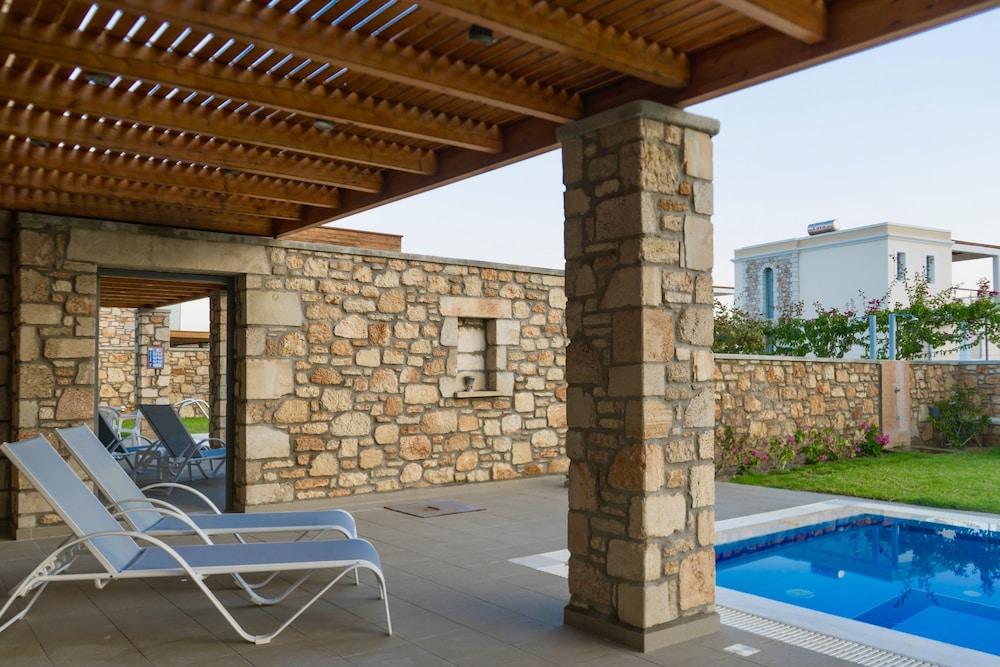 Estrella Villas Lartos Exterior photo