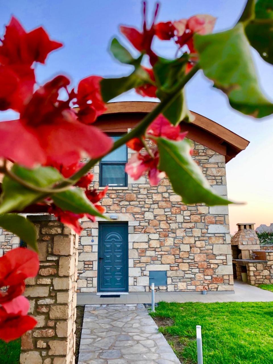 Estrella Villas Lartos Exterior photo