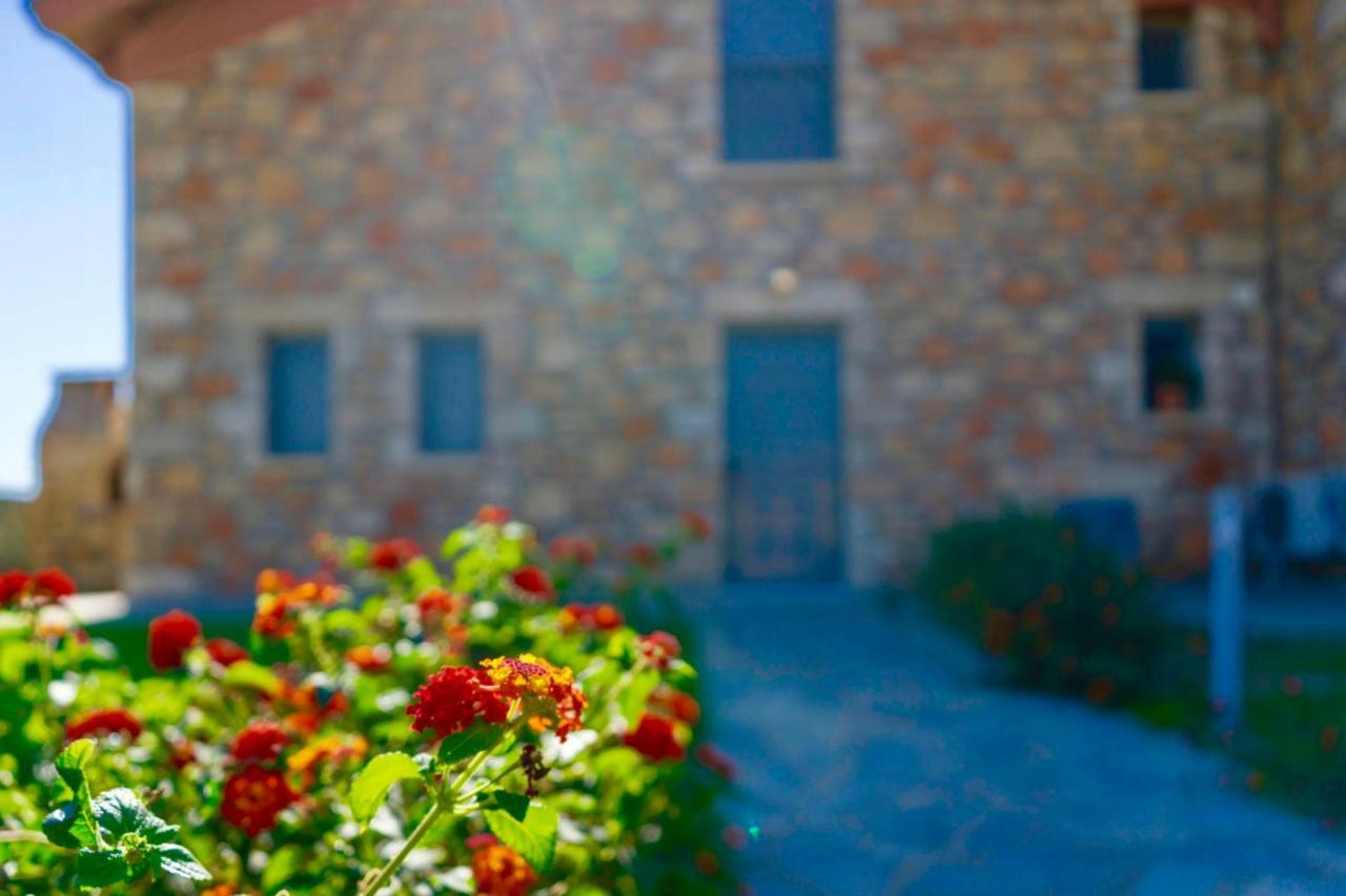Estrella Villas Lartos Exterior photo