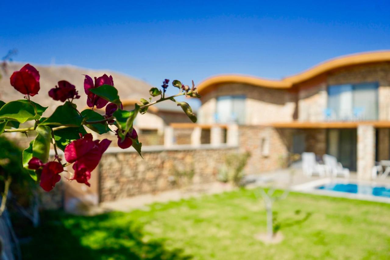 Estrella Villas Lartos Exterior photo